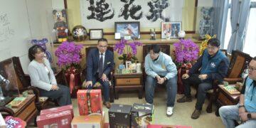 嚴選知名年菜禮盒 遠百花蓮攜手市公所送暖老家協會