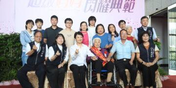 台中模範母親表揚盛大登場：盧秀燕談母愛如「桶箍」 政策力挺減輕媽媽負擔