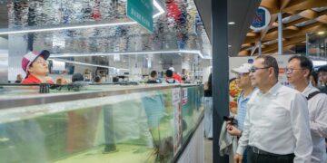 市場也能是觀光地標!侯友宜訪雪梨魚市 強調整潔明亮與文化特色的結合