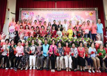 影音/田中鎮模範母親表揚 女王駕到光芒萬丈