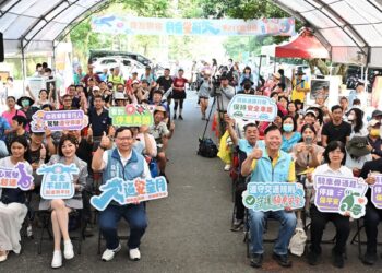 彰縣交通安全月前進藤山步道 「保庇天后」王彩樺化身交安大使與鄉親同樂