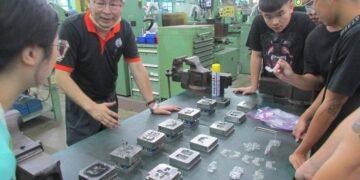 中彰投分署一日職訓體驗强化技能認知 女生實作冷凍空調成「嬌點」