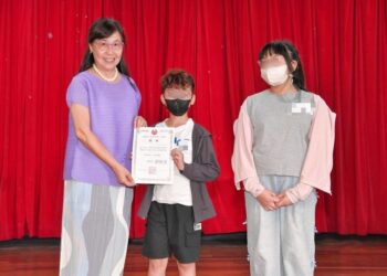 父母入獄子女不放棄！紅心字會劉曉蘋理事長頒發向日葵獎助學金 助心納家庭子女翻轉人生