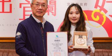 羽球好手江巧羽摘聽障奧運銅牌 獲縣長接見表揚