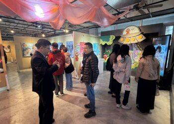 探索藝術的「新生」 宜蘭高中美術班畢展吉祥物「粉泥」與「白波」亮相