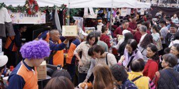 新北耶誕環保挖寶趣邁入11周年     48攤義賣火熱     善款破154萬元助弱勢