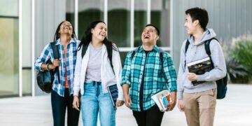 想體驗海外生活卻不知道從何開始？前往加拿大生活的多元路徑解析