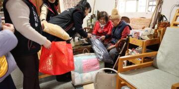 羅東鎮寒冬送暖 關懷獨居長者及重度身心障礙獨居者