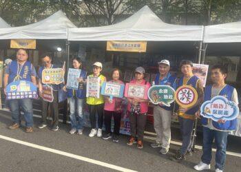 龍舟競渡熱鬧開划　台南市財稅局租稅宣導、反賄選一起上場