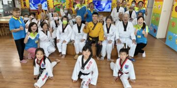 95歲長輩穿道服出拳 伸港日照樂齡跆拳道活力十足