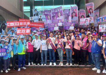 國民黨新世代攜手登記！林燕祝李佳蓉師徒並肩葉翰勳、歐政豪母子接棒