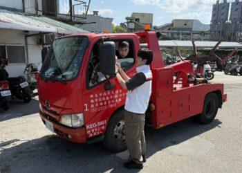 管理機制失靈？離職工潛入拖吊場開車闖禍 新北交通局：將從嚴裁罰委外單位