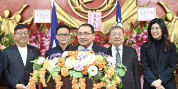 府會攜手共創雙贏！新北黨團書記長就職 侯友宜：齊心協力加速市政建設