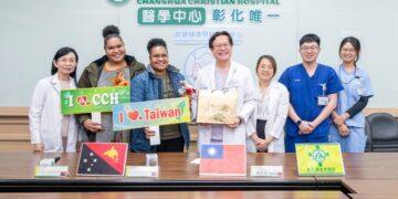 30歲外國女飛越半個地球遠渡重洋求醫 總院長精準醫術、患者破涕為笑