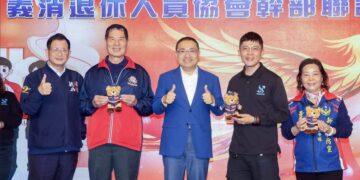 消防精神代代傳！新北表揚消防家族貢獻獎 侯友宜感性致敬：你們是城市的英雄