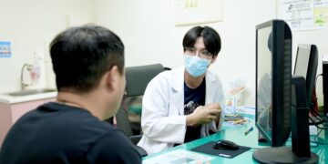 吃完宵夜倒頭就睡　胃食道逆流恐找上門