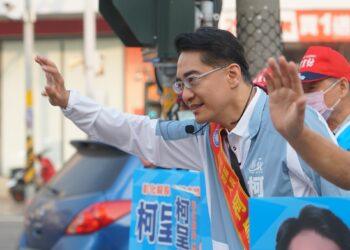 縣長提名作業尚未明 柯呈枋持續路口拜票爭取選民認同