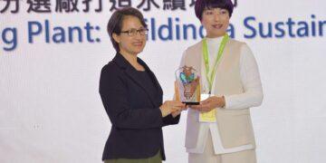 AI 辨識精準分類！新北智慧分選廠獲「2026 創新應用獎」 11 國外賓齊聚取經