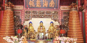 影音/開春來清水岩寺點燈安太歲 欣賞百年茶花盛開之美