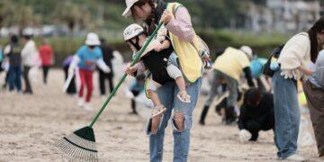 從源頭守護大海！新北春季淨灘淨溪串聯 18 河段 25日清出 3.9 噸廢棄物