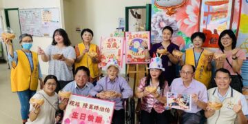 榮民長輩陳爺爺百歲嵩壽 花蓮榮家溫馨慶生