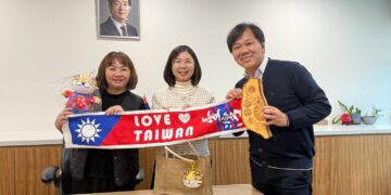 苗栗「澳視群英」參訪駐澳辦事處 鍾東錦盼海外遊學扎根青年國際競爭力