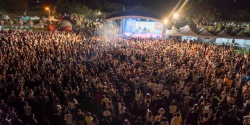 全球唯一媽祖熱氣球現身台中！石岡嘉年華璀璨煙火點亮夜空 連辦三天精彩不間斷