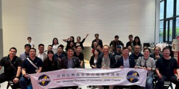 傳統印刷廠變身智慧雲端企業！近50位亞洲台商齊聚台中 見證淨零碳排產線奇蹟