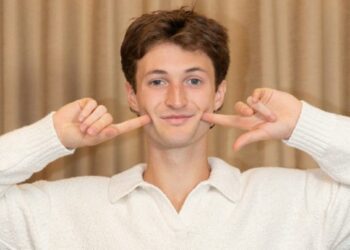 「暈船神曲主唱」亨利莫迪首登台　自嘲愛情苦手：總愛上不該愛的人