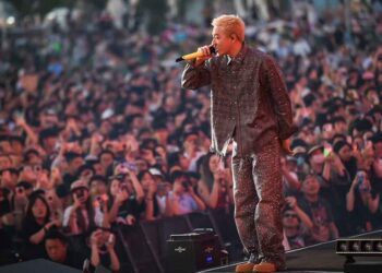 周湯豪赴One Love Festival演出  網友們驚呼：「我的偶像跟我的偶像們在一起看我的偶像！」