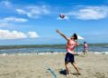 翻滾沙灘、品嚐美食！大安濱海沙排賽吸睛 帶動台中海線盛夏觀光潮